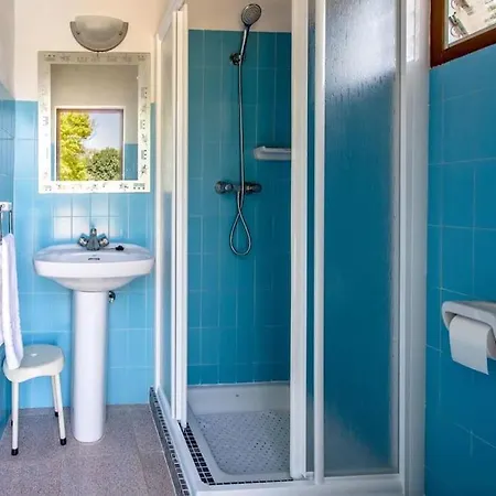3 Bedrooms With Pool Near By Renthousing 別荘 ポレンサ