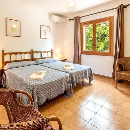 3 Bedrooms With Pool Near By Renthousing *