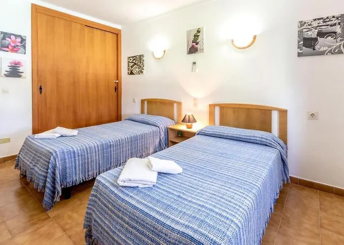 3 Bedrooms With Pool Near By Renthousing 別荘 ポレンサ