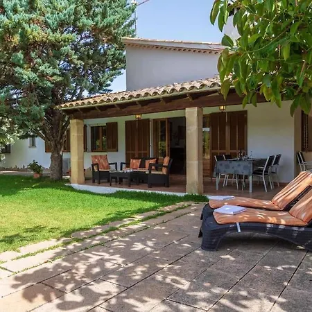Prázdninový dům 3 Bedrooms With Pool Near By Renthousing *