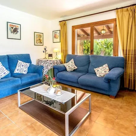 3 Bedrooms With Pool Near By Renthousing