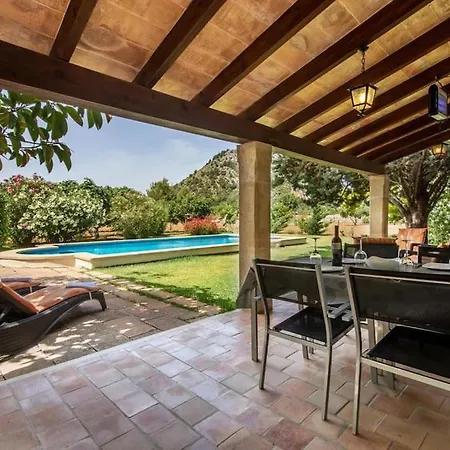 Dom wakacyjny 3 Bedrooms With Pool Near By Renthousing