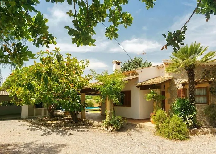 3 Bedrooms With Pool Near By Renthousing Holiday home *