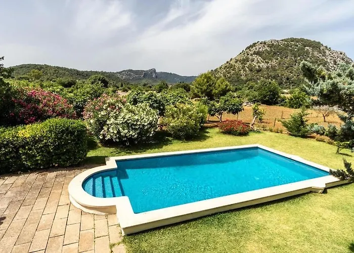 Holiday home 3 Bedrooms With Pool Near By Renthousing