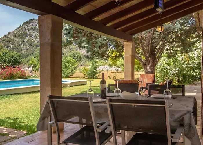 3 Bedrooms With Pool Near By Renthousing Holiday home