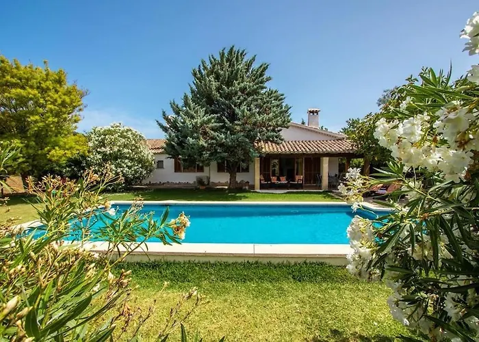 Holiday home 3 Bedrooms With Pool Near By Renthousing Pollenca